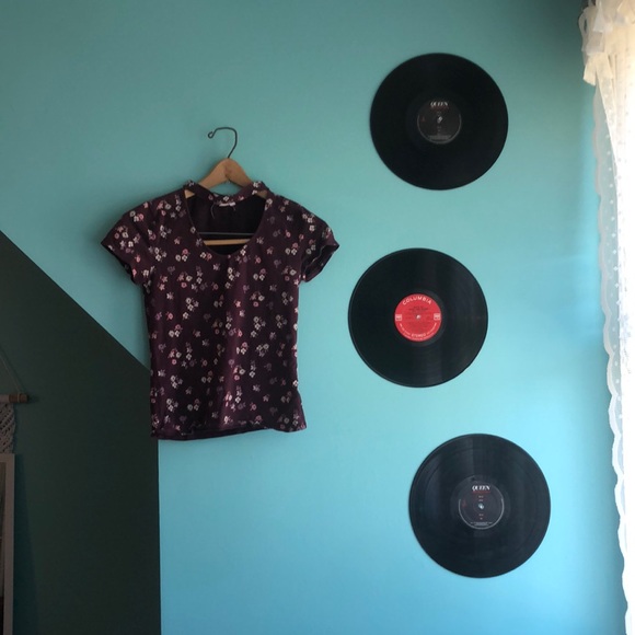 floral cut-out top - Picture 1 of 2